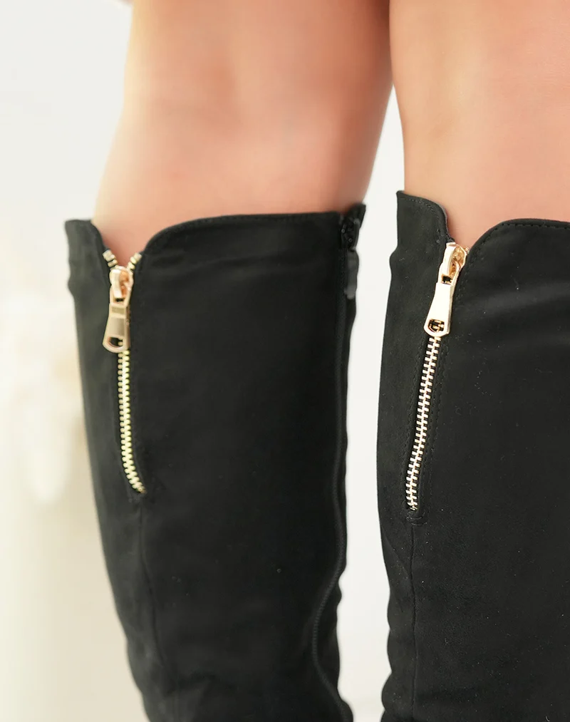 Bottes noires effet daim à talons avec détail doré pour femme