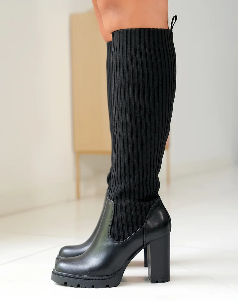 Bottes Noires Bi-Matière : La Chaussure Femme Indispensable