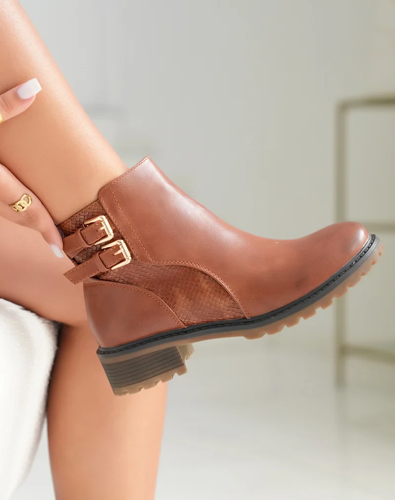 Bottines Camel Bi-Matière : L'Emblème du Charme Sauvage