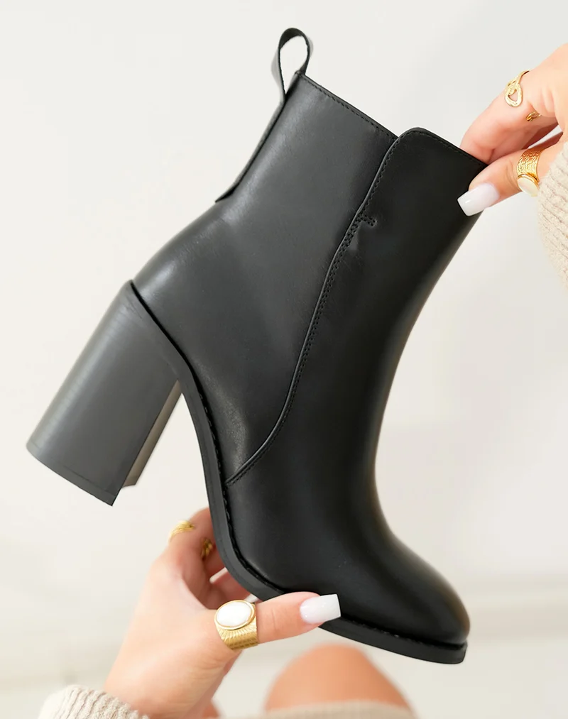 Bottines Noires Élégantes : Talon 9cm & Bout Rond