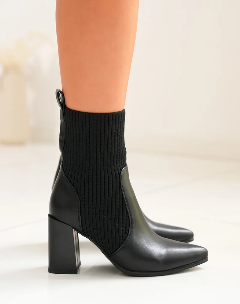 Bottines Noires à Talon avec Effet Chaussette et Bout Pointu
