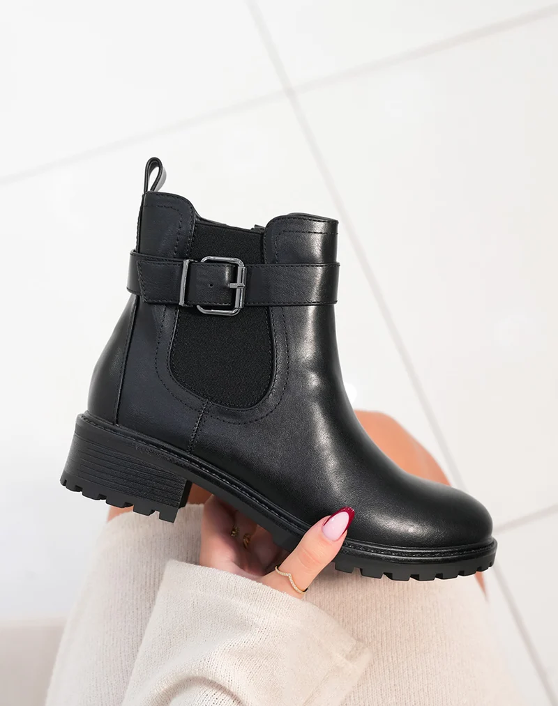 Bottines noires à élastique à bout rond et détail argenté