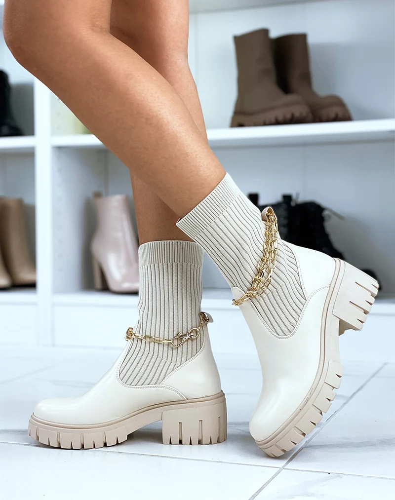 Bottines beiges montantes effet chaussette à fines chaines dorées