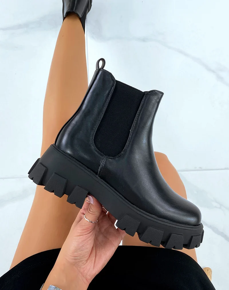 Chelsea boots noires à grosse semelle épaisse et crantée