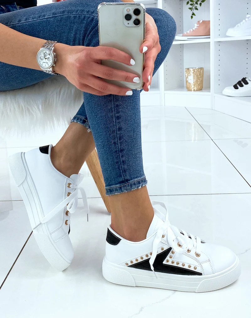 Baskets cloutés et à empiècement croco noir
