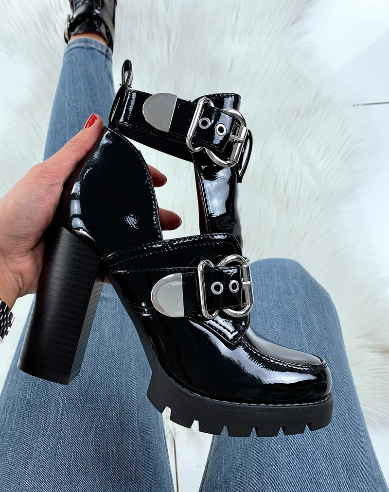 Bottines noires vernies à sangles