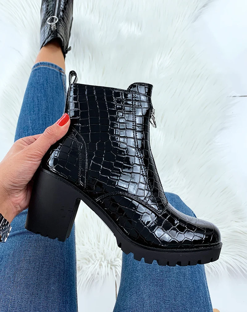 Bottines vernies noires effet croco à talon mi-haut