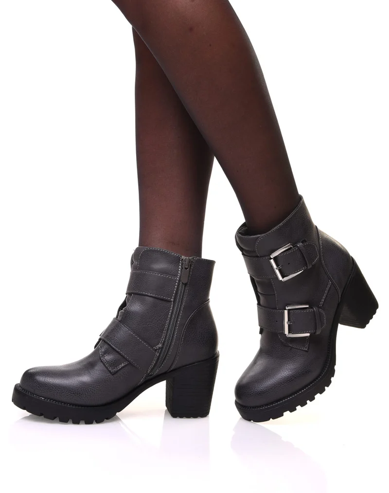 Bottines grises à talons et sangles