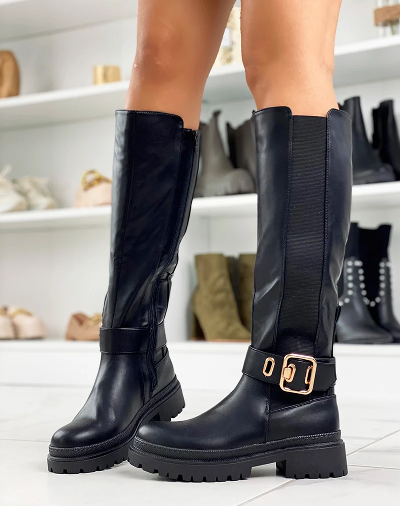 Bottes hautes noires à boucle dorée
