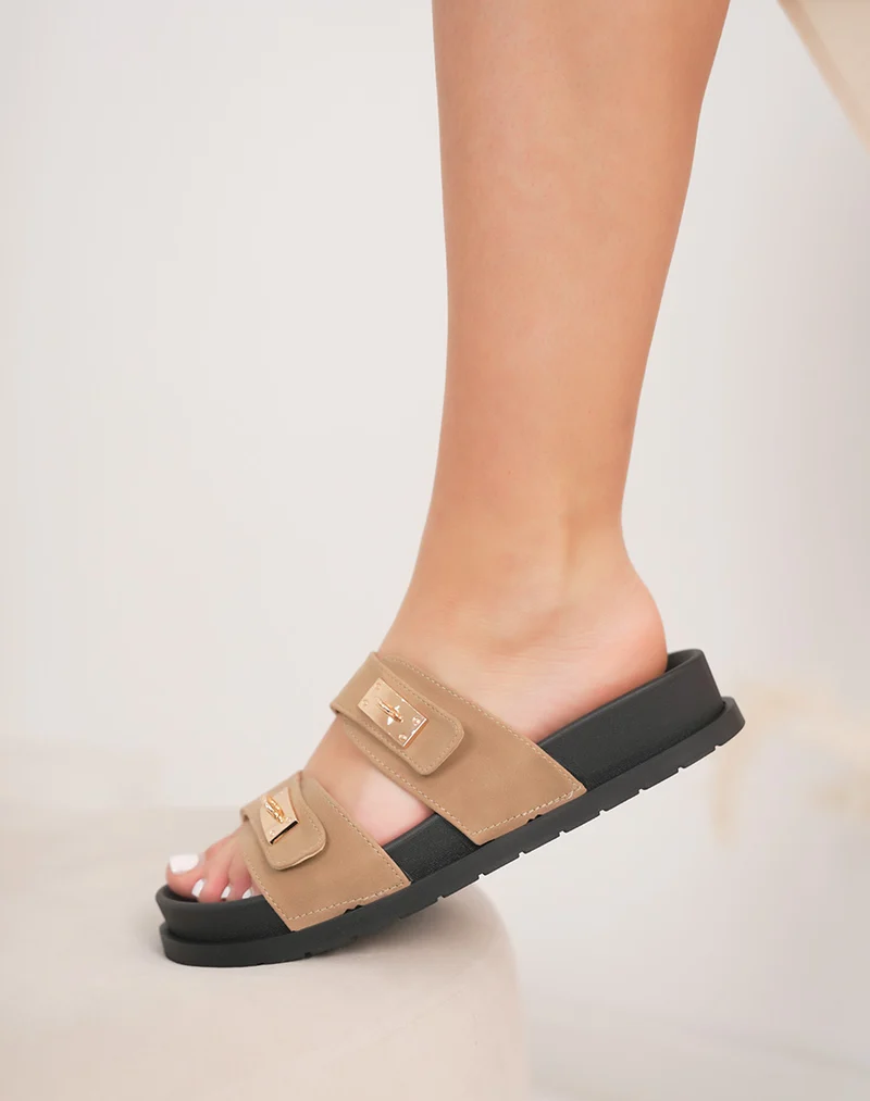 Mules femme kaki à 2 brides avec bijoux dorés et semelle plate