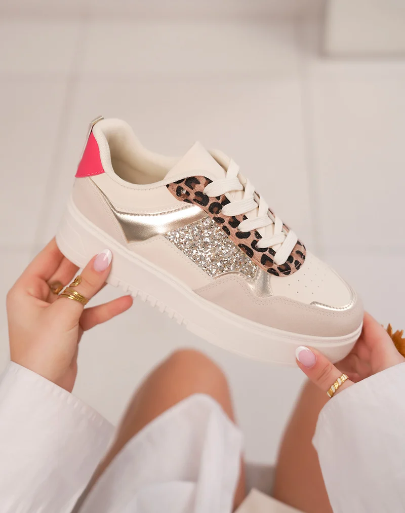 Baskets femme beiges et léopard tendance avec paillettes dorées et détail rose fluo