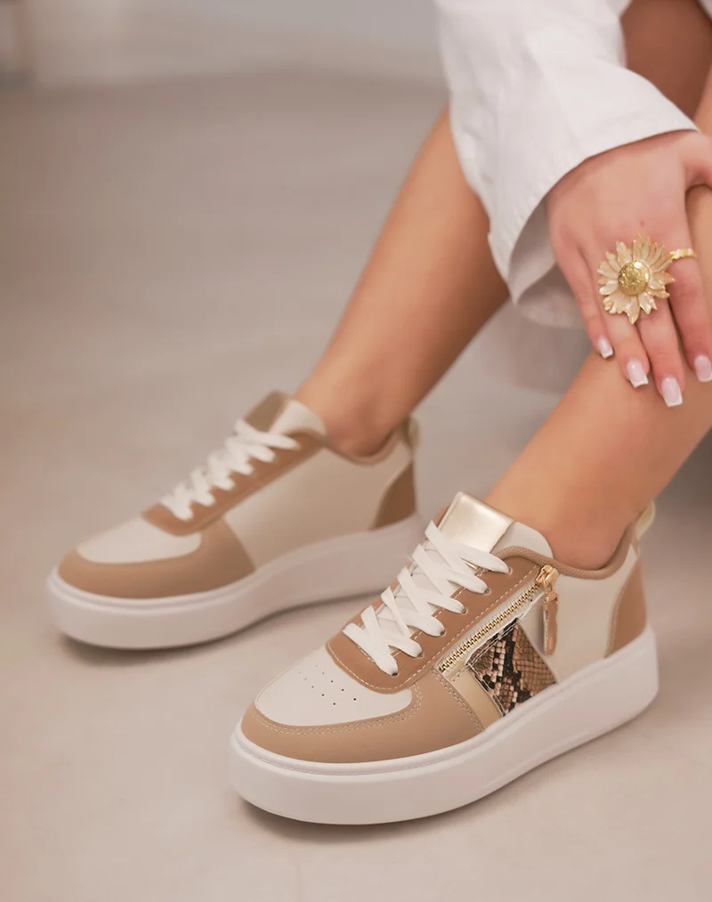 Basket femme beige et taupe avec zip latéral et empiècement effet python tendance