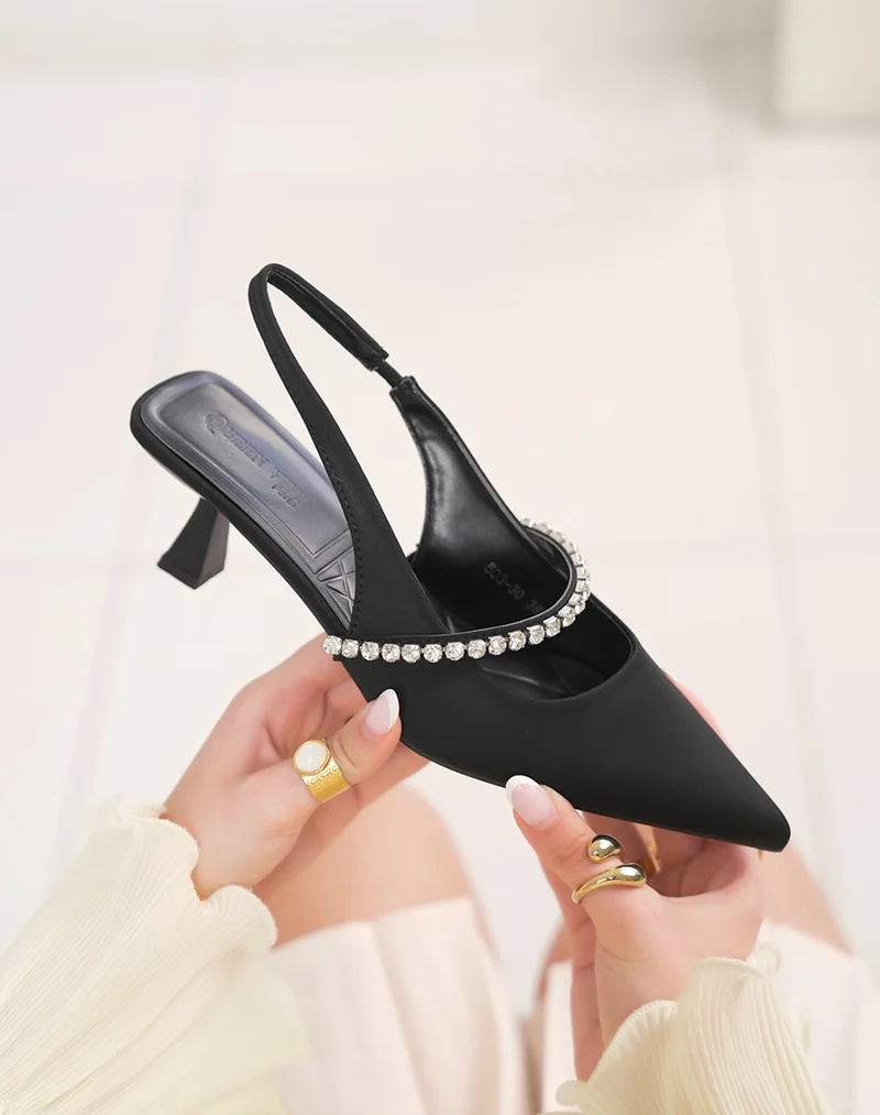 Escarpins femme noirs à bout pointu avec bride strassée et talon