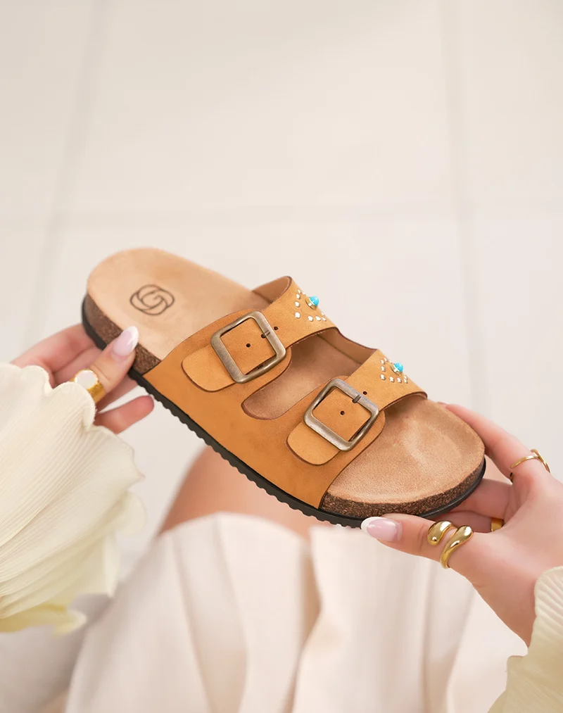 Mules femme camel confort avec brides à bijoux œil doré et bleu