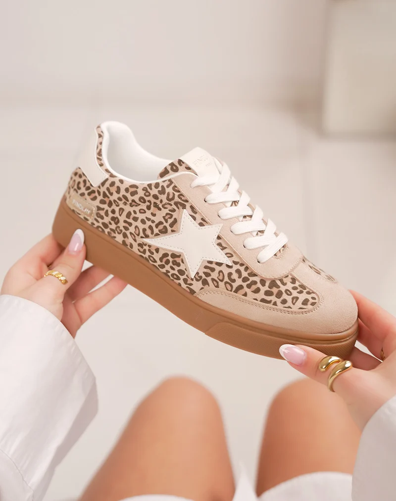 Baskets femme léopard en suédine beige tendance avec étoile blanche