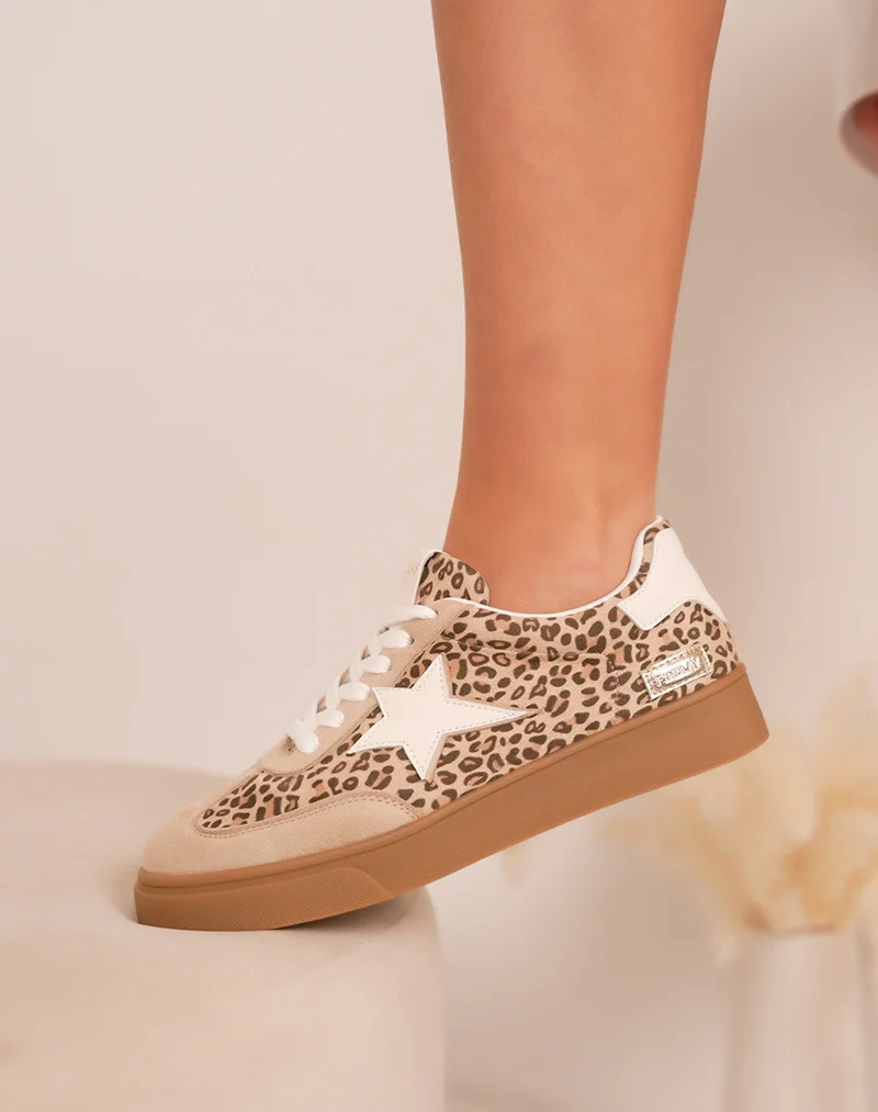Baskets femme léopard en suédine beige tendance avec étoile blanche