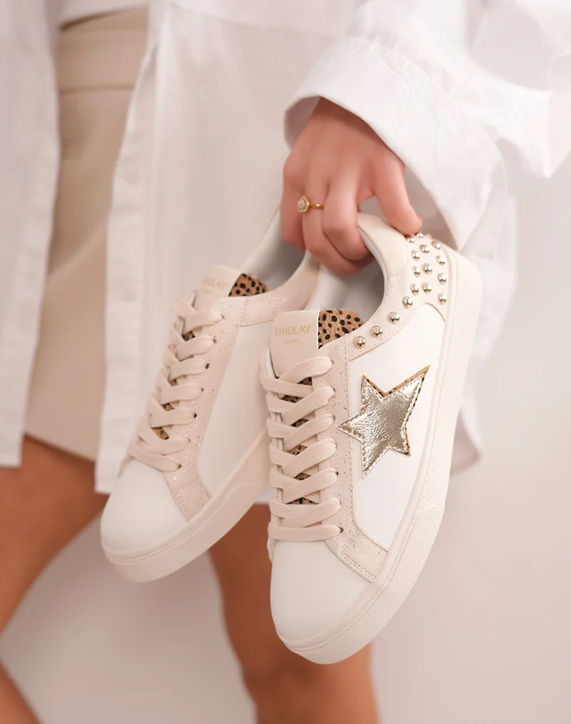 Baskets femme FINDLAY blanches à étoile dorée et détails cloutés tendance