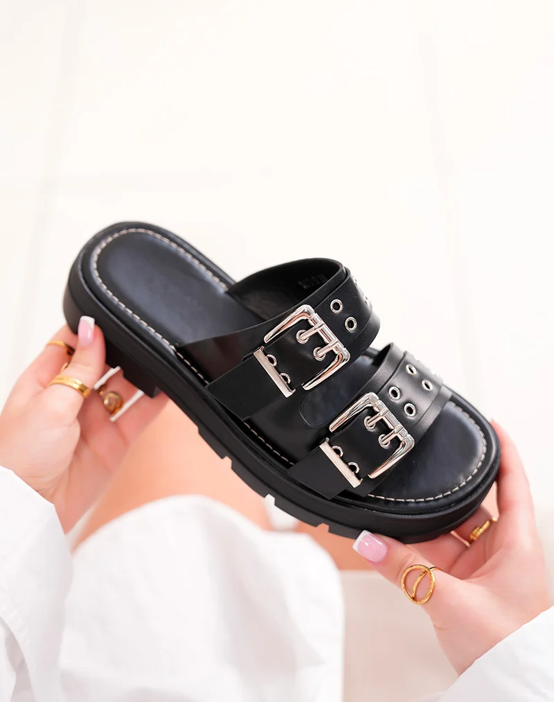 Mules FINDLAY femme noires à brides cloutées et boucles argentées