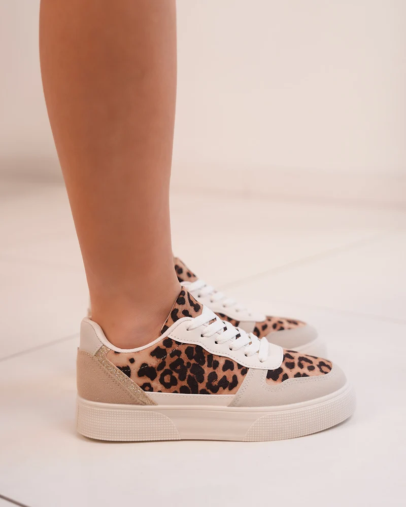 Basket femme beige à imprimé léopard et détails dorés