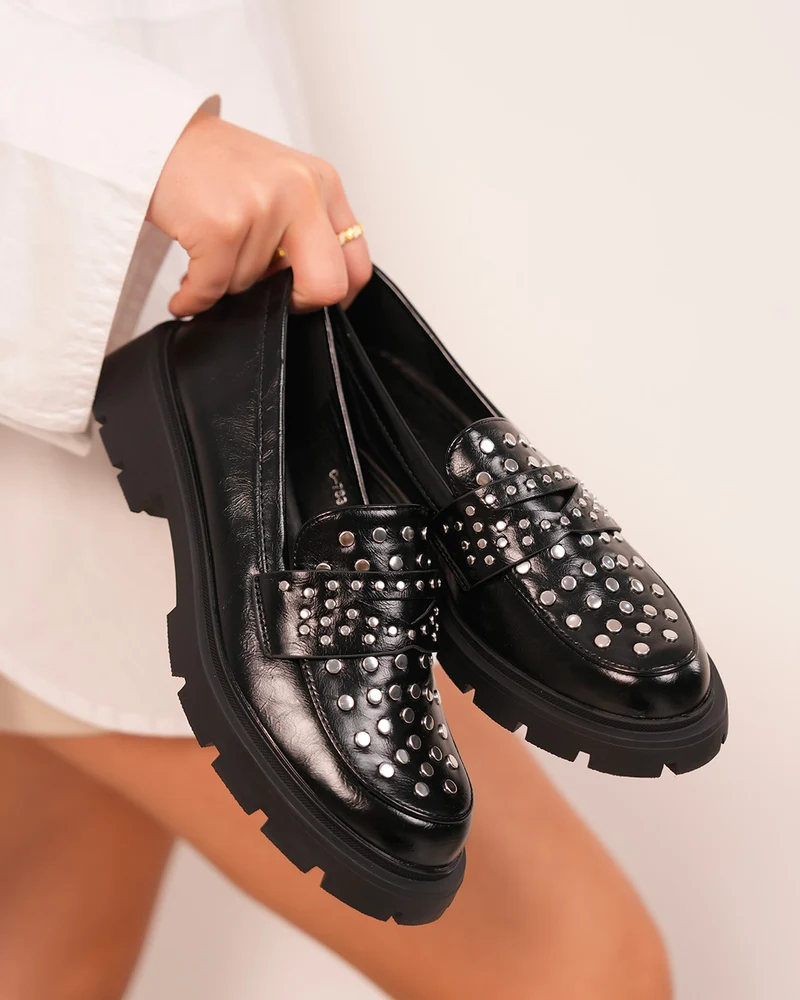 Mocassin Femme Noir à Clous Argentés et Semelle Crantée