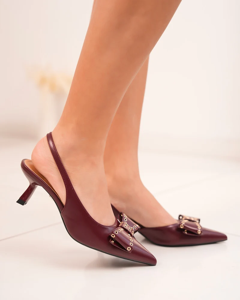 Escarpins femme bordeaux à bout pointu avec nœud et détails dorés