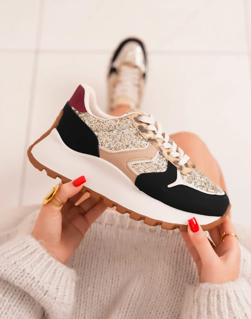 Baskets femme noires tendance avec paillettes dorées et semelle crantée