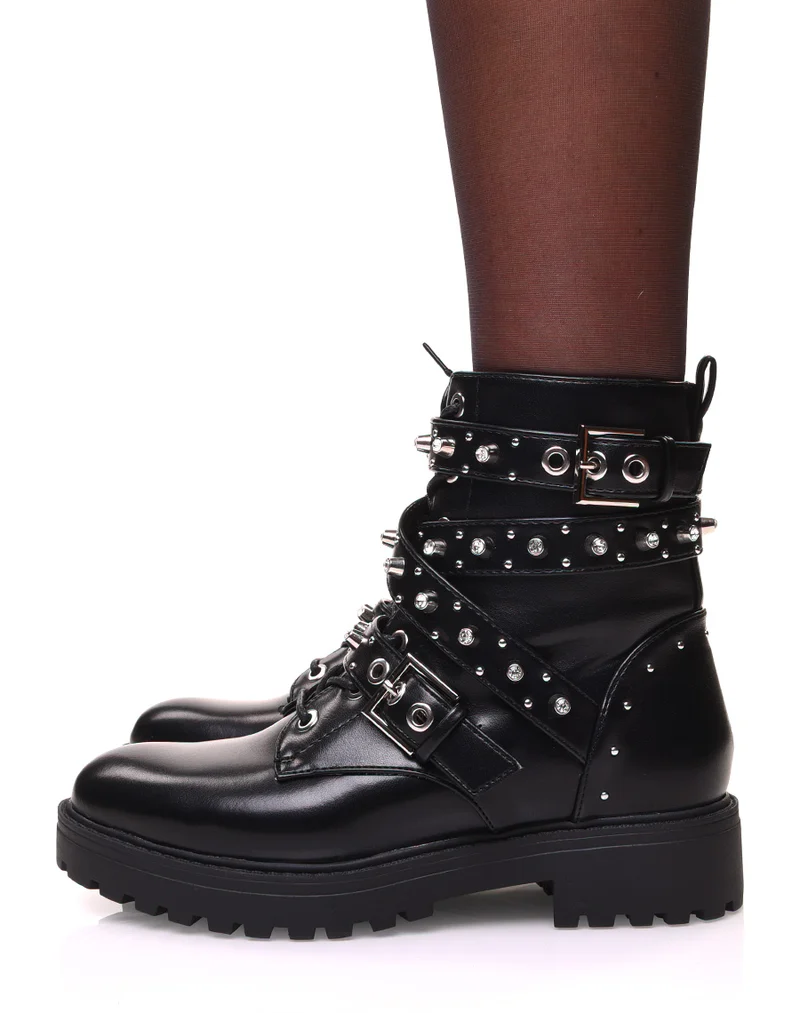 Bottines noires à lacets et multiples sangles décorées