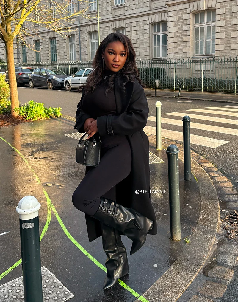Bottes noires à talon carré et bout pointu