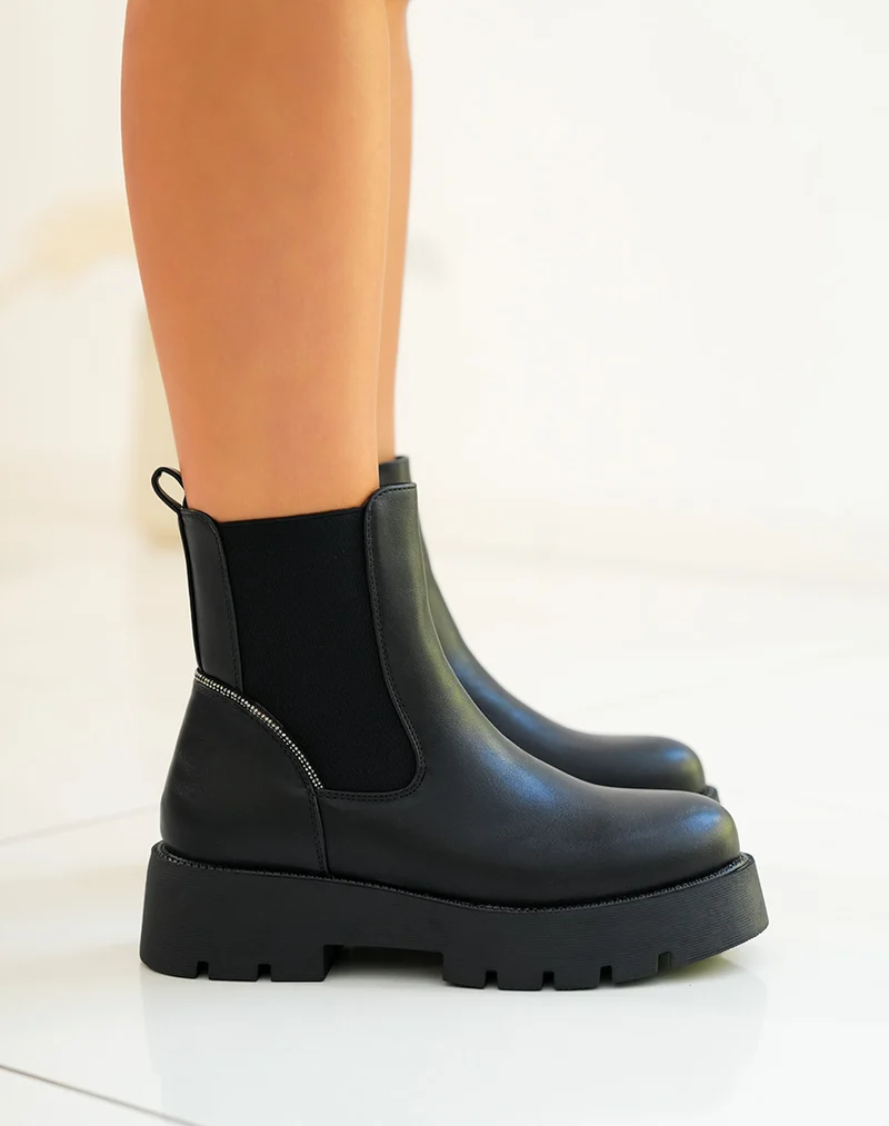 Bottines femme noires avec détail pailleté et semelle crantée