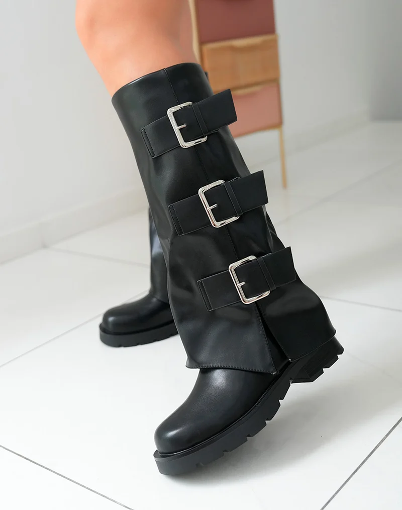 Bottes Femme Noires à Semelle Crantée et Boucles Argentées