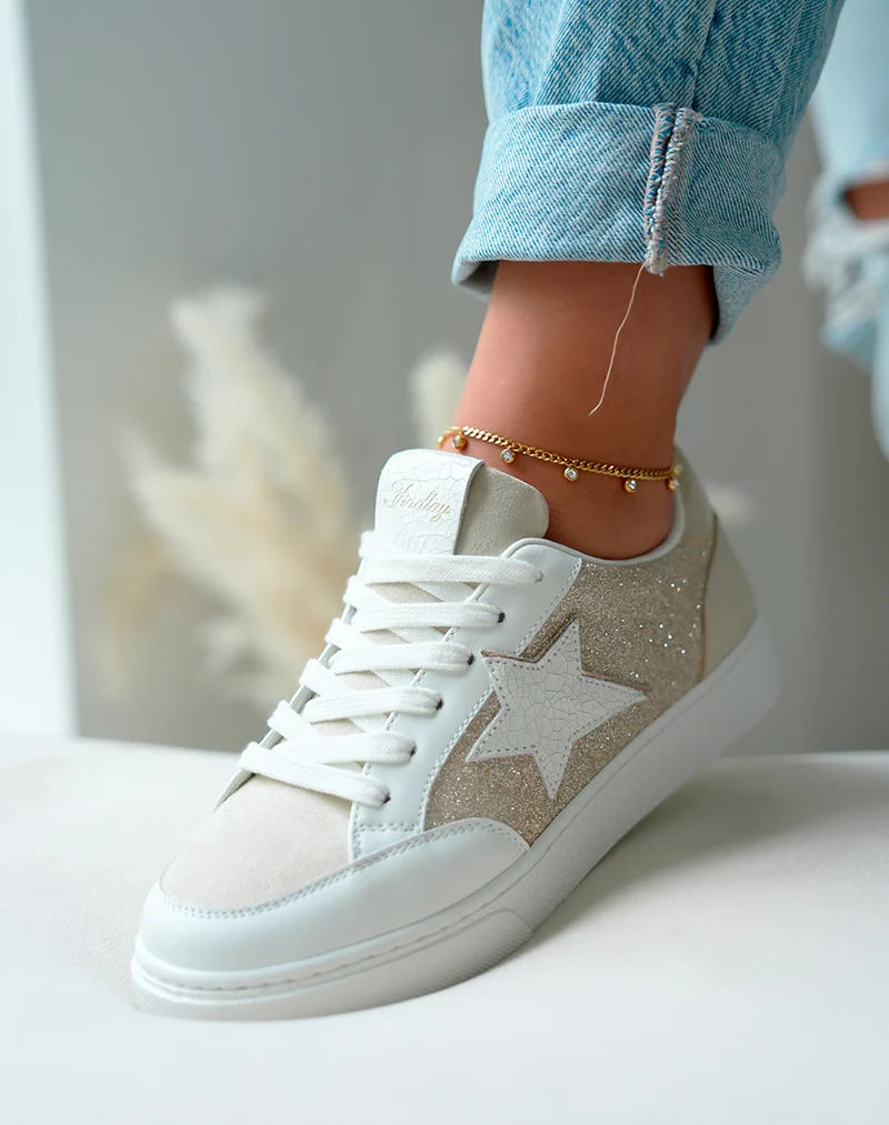 Baskets femme beige clair effet daim avec empiècements blancs et dorés pailletés