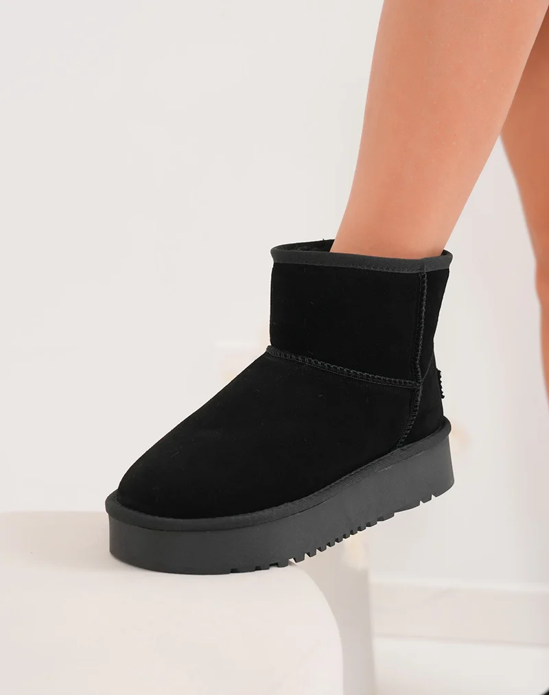 Bottines femme mi-hautes en cuir noir fourrées avec plateforme