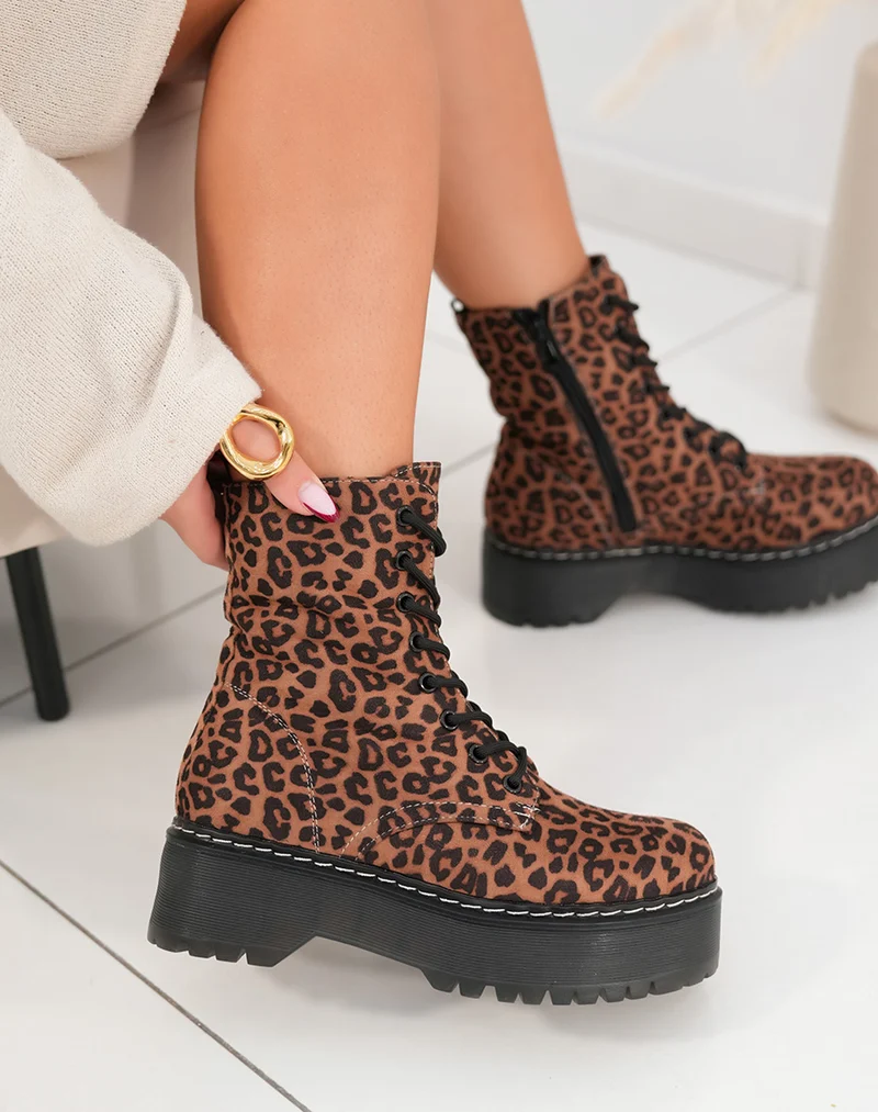 Bottines femme en suédine léopard avec plateforme crantée et lacets fins