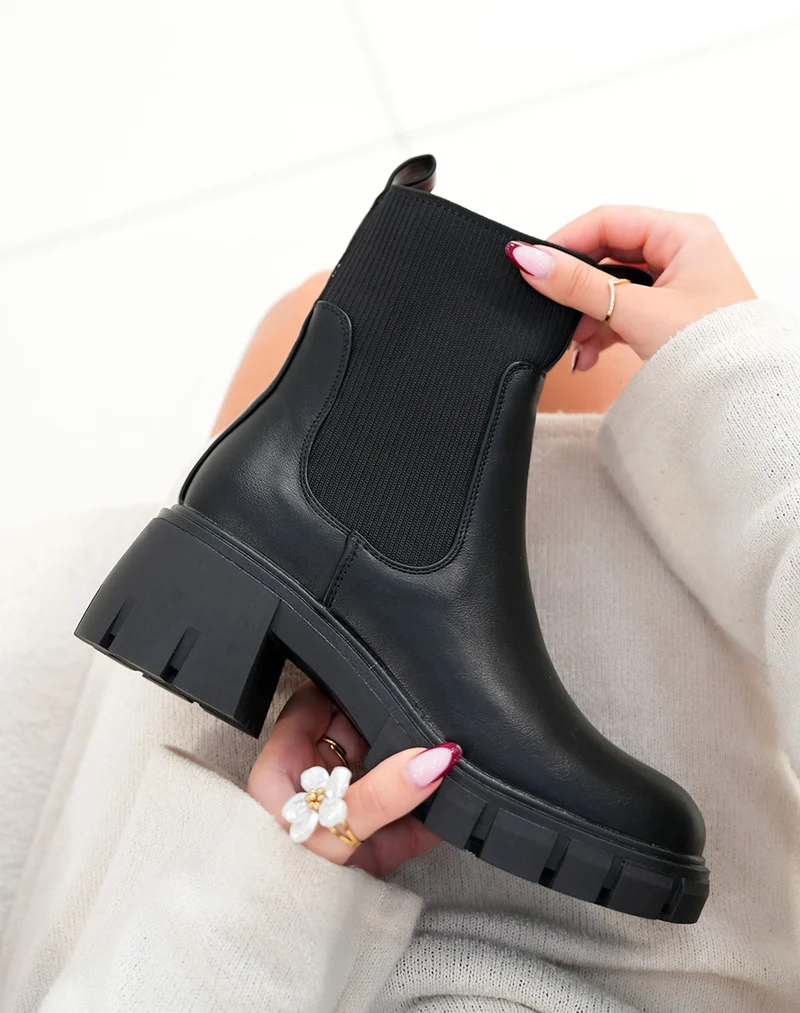 Bottines femme noires effet chaussette avec semelle crantée et talon épais