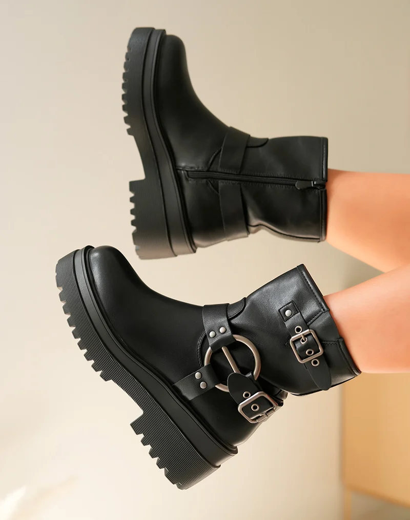 Bottines Noires Style Biker à Semelle Crantée pour Femme