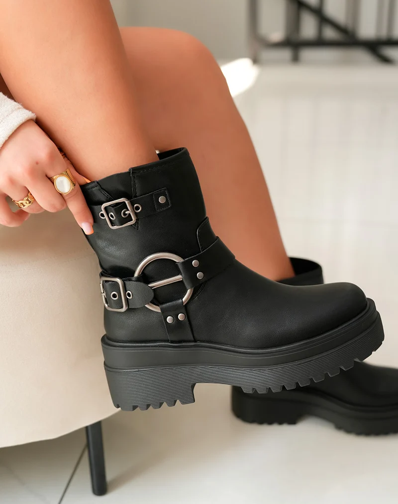 Bottines Noires Style Biker à Semelle Crantée pour Femme