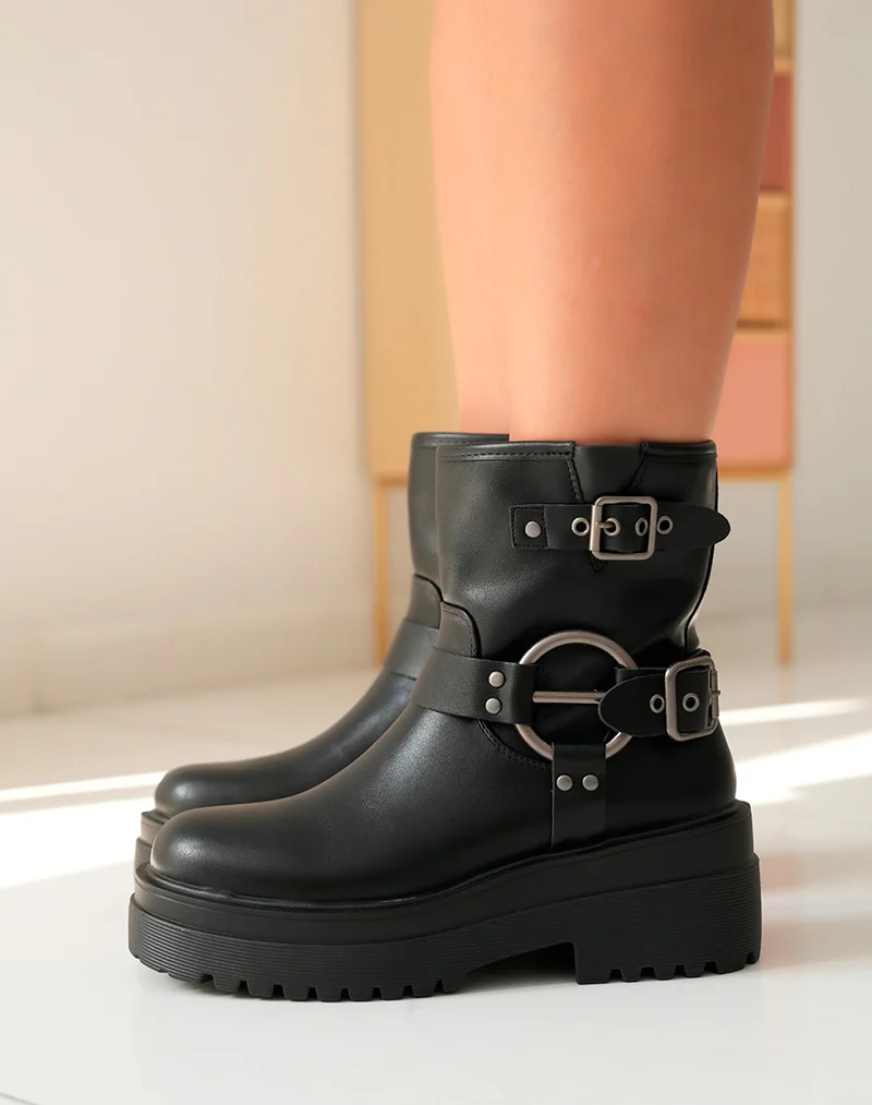 Bottines Noires Style Biker à Semelle Crantée pour Femme