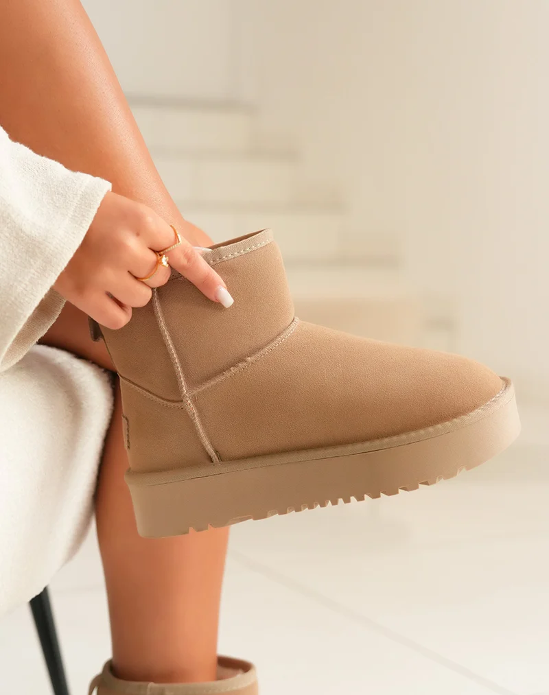 Bottines femme taupe mi-hautes en cuir à plateforme épaisse fourrées et tendance