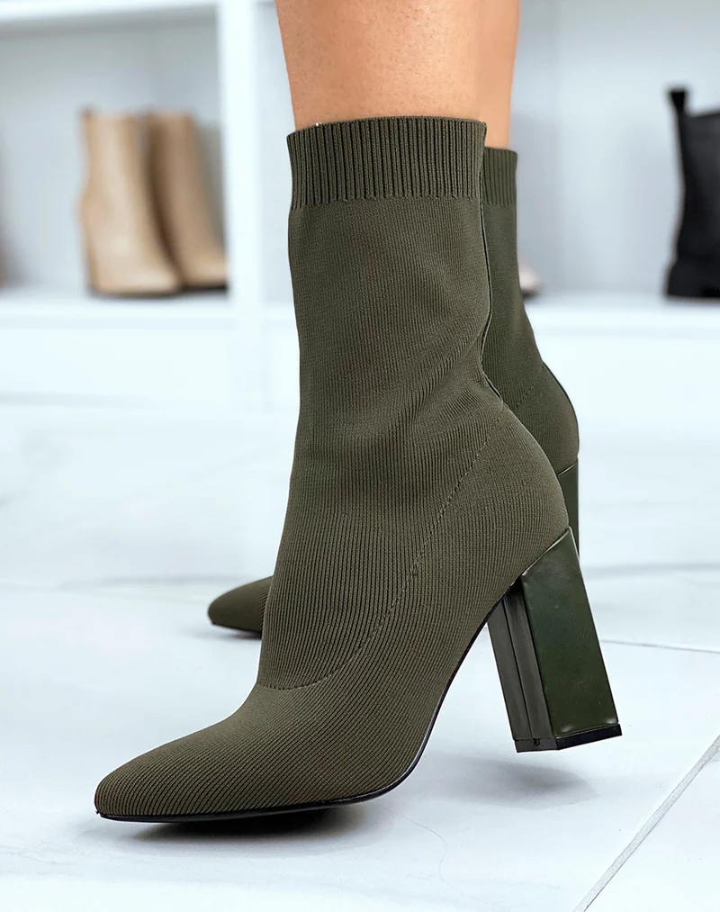 Bottines kakis effet chaussette à talon haut et bout pointu
