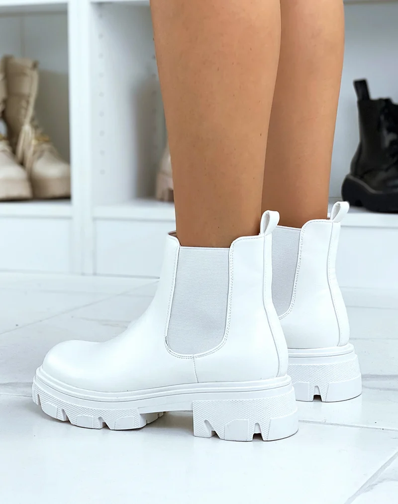 Chelsea boots blanches talonnées à semelle crantée
