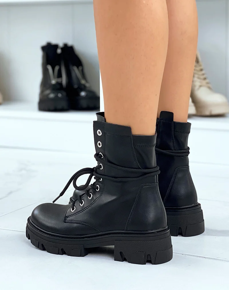Bottines noires montantes à lacets et semelle talonnée