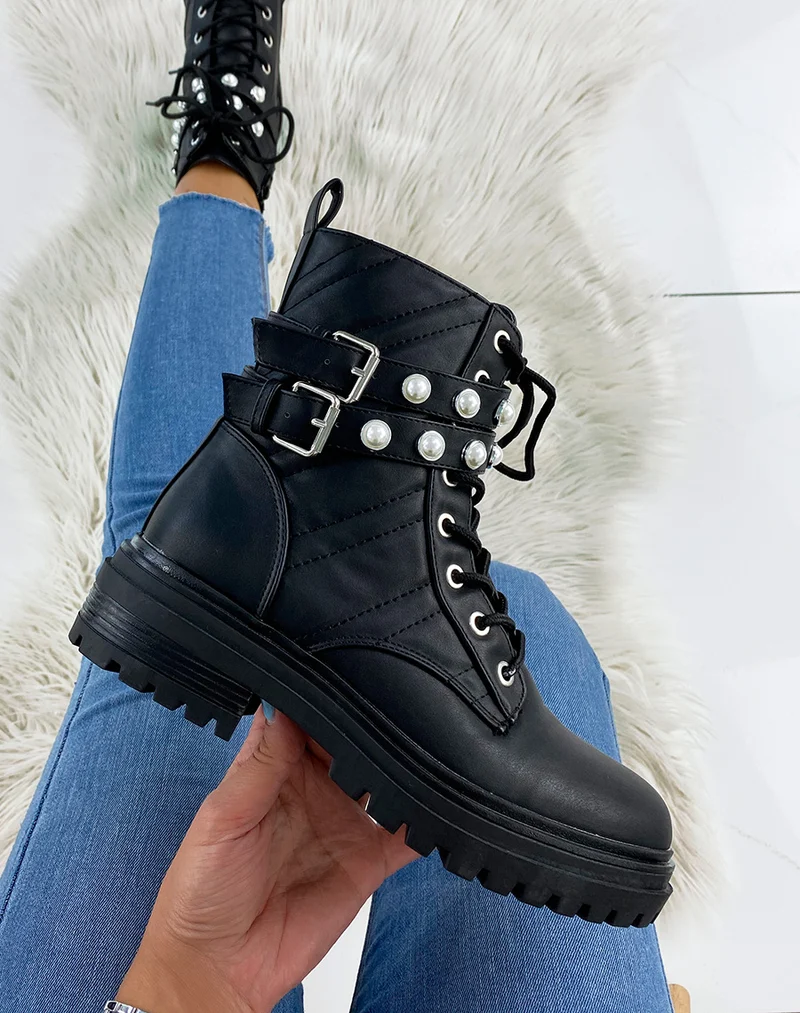 Bottines noires à double brides perlées