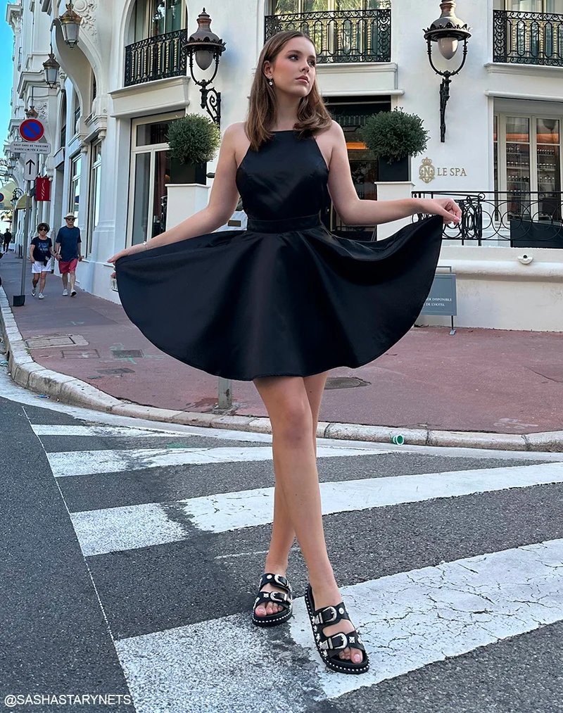 Mules Femme Noires Cloutées à Sangles Bijoux Argentées et Plateforme Crantée