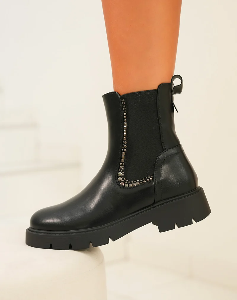 Bottines femme noires Chelsea avec détail clous anthracite