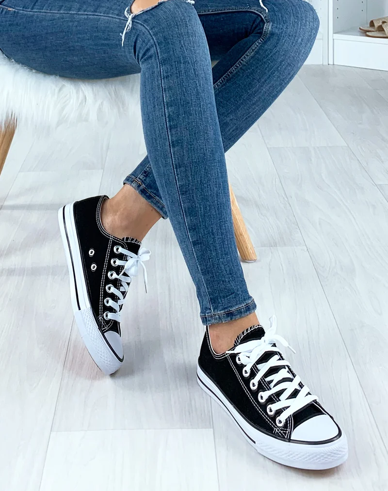 Baskets noires