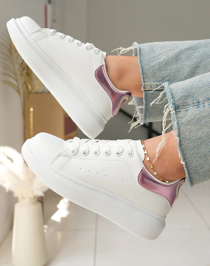 Baskets femme blanches tendance avec empiècement rose irisé et détail cœur doré
