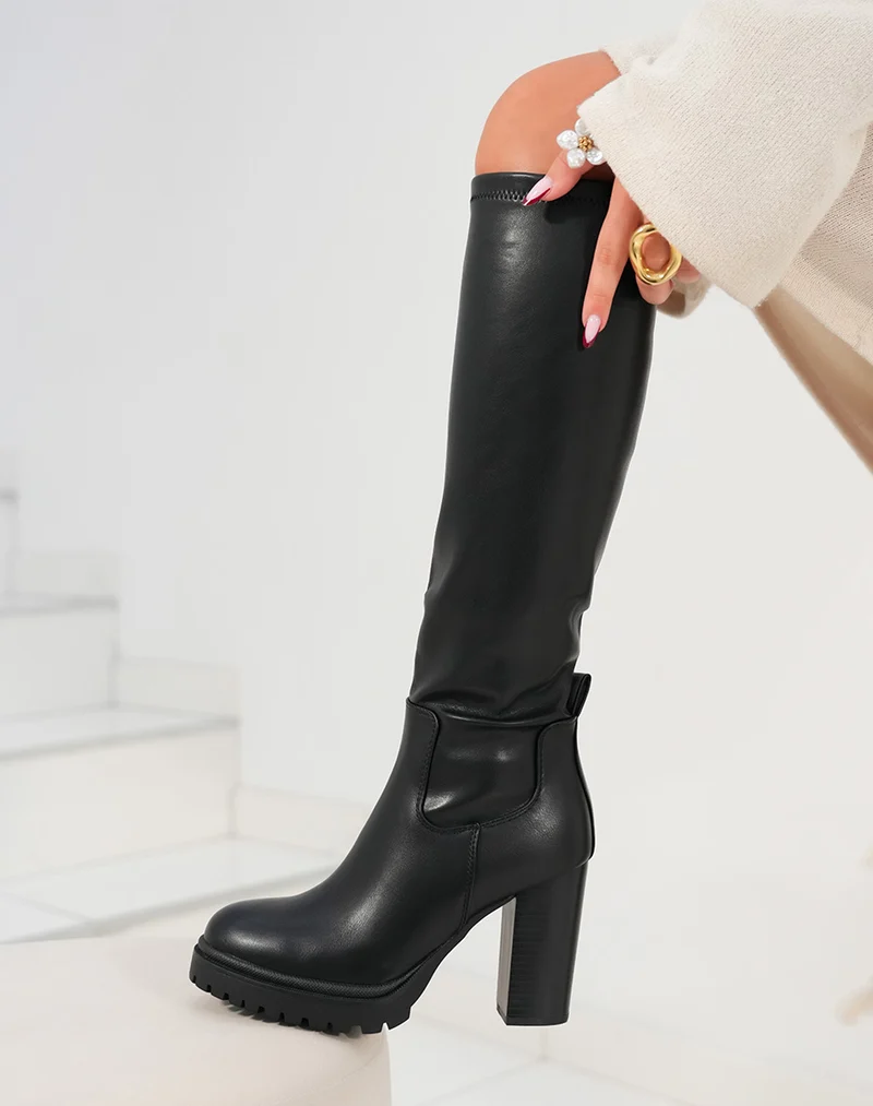 Bottes femme noires basiques avec talon haut épais et semelle crantée