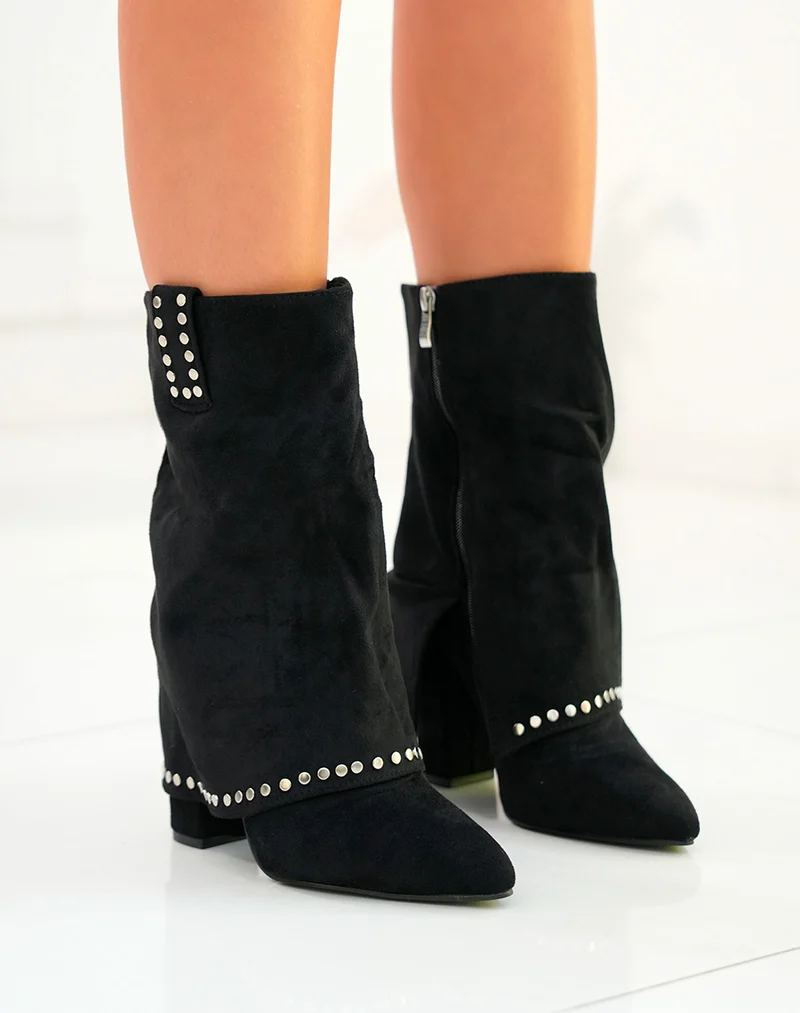 Bottines femme en suédine avec revers et clous argentés
