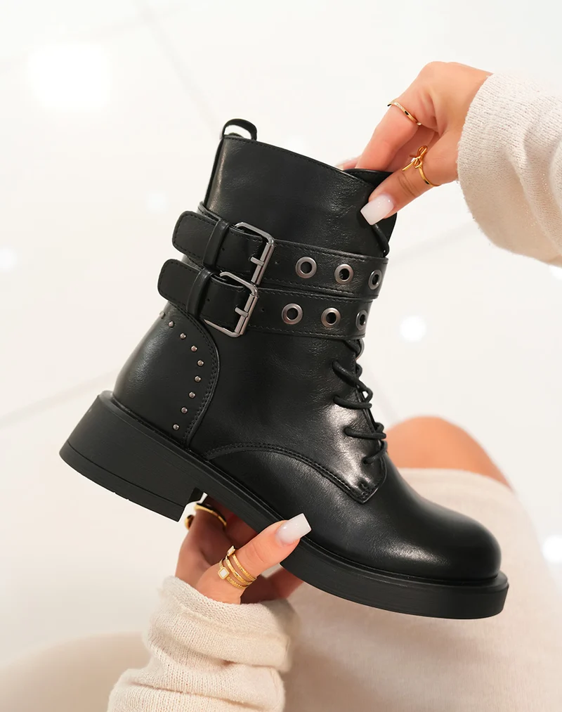 Bottines femme à lacets avec sangles et détails argentés semelle crantée