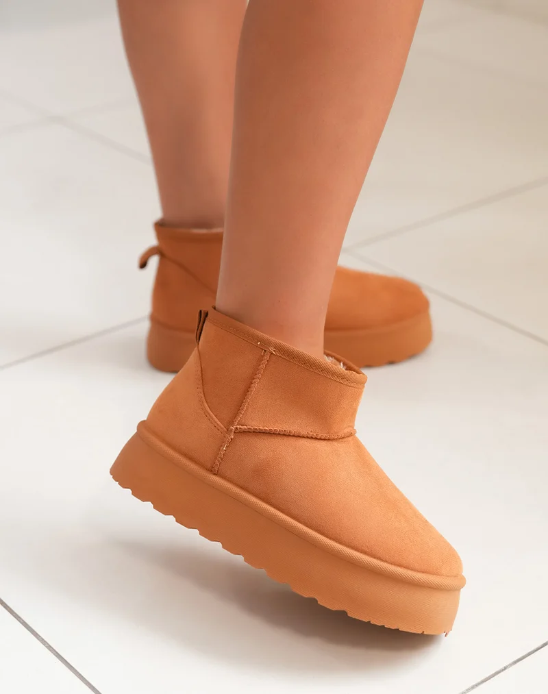 Bottines camel à plateforme fourrées